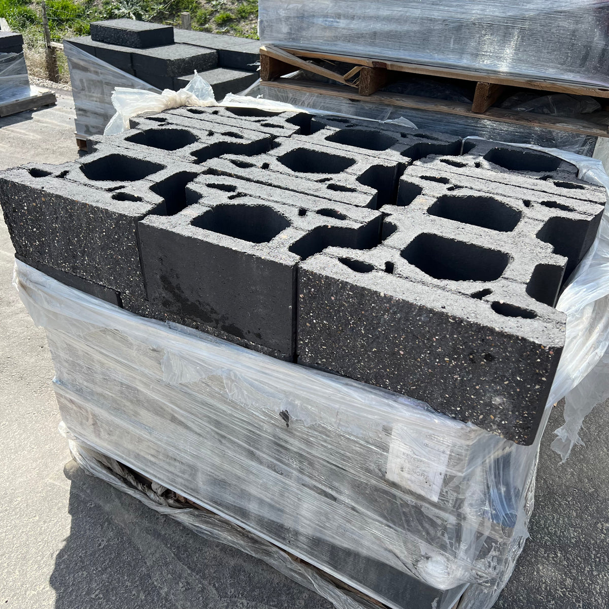 Retaining Wall Block Keystone Compac III (Gravity Wall) Onyx Color *Pi –  Asphalt Materials